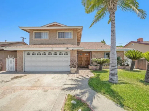 5 BR Jacuzzi Disney Knotts Beach