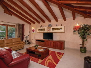 Nice Home in Tar with Hot Tub, WiFi & 4 Bedrooms