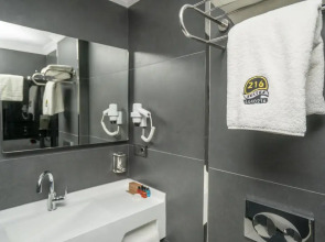 216 Eagle Palace Suite