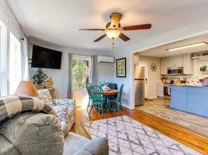 < 1 Mi to Dtwn: Pet-friendly Cabin in Murphy!