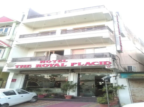 OYO 4300 Hotel The Royal Placid