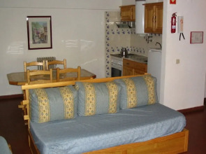 Parque Mourabel, Oasis Village, Pe do Lago