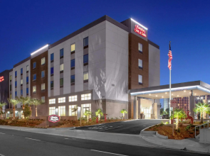 Hampton Inn & Suites Irvine-Orange County Airport