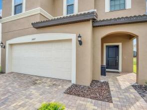 Lush Home With Big Pool Area - CDC Standards 7st477