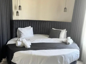 D Twins Airport Hotel