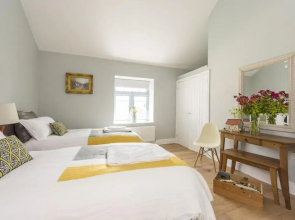 Stapleford Farm Cottages