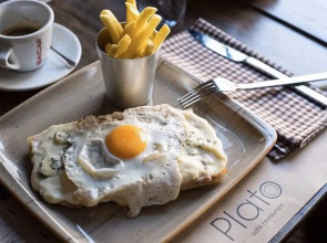 Teanna Lux Apartments