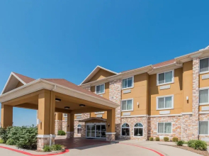 Days Inn & Suites Cleburne TX