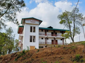 Lap Of Himalayas Resort