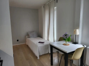 Apartment - Sleeps 3 & Great Location
