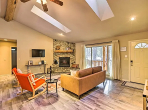 Woodsy Bend Vacation Rental - Pet Friendly!