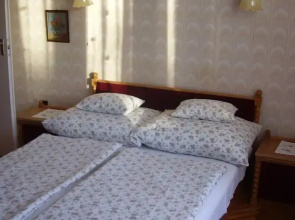 Sunny Villa