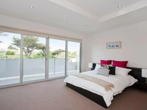 Four Kings Apartment - Deluxe 2br #3