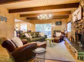 Steps to Lake Arrowhead: Cabin w/ Bbq!
