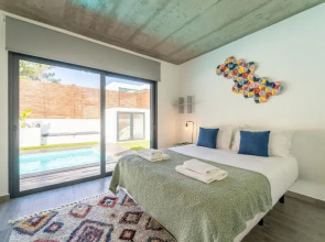 As Andorinhas - Walking distance to Monte Clerigo and Amoreira beaches