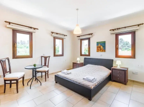 Villa Nikolina - 5 En-suite Bedrooms