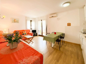 Nerea in L'Escala with 2 bedrooms and 1 bathrooms