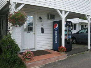 Admiral Motel