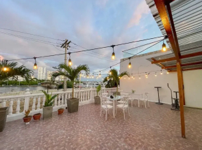 3cb-2 3 Bedroom Apartment in Getsemani