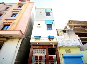 Leela Residency By OYO Rooms