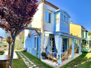 Banana Alaçatı Food & Stay - Adults Only