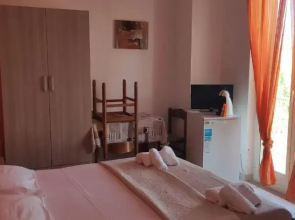 Room in Lodge - Briatico 2 min From the sea and 15 min From Tropea, Room With Kitchenette