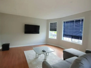 Beautiful 3-bedroom main floor home