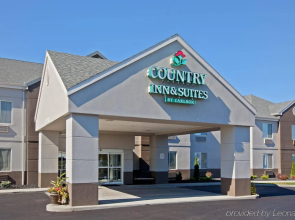 Country Inn & Suites by Radisson, Port Clinton, OH