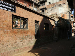 Pradhan House Homestay with Garden