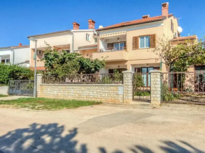 Apartment Delton