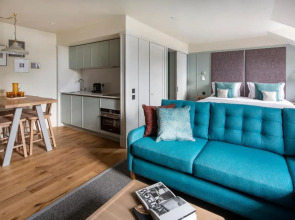 Abbey Strand Apartments, at Holyrood