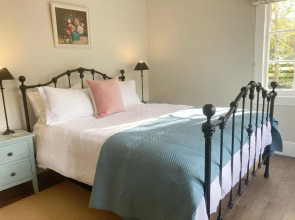 Country Bliss Cottage