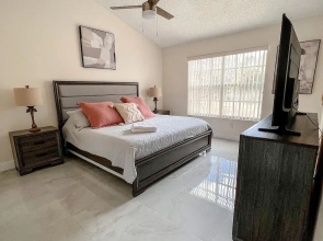 Elegant & Luxury Apartment Close Disney