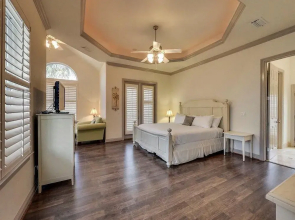 STINGRAY SHACK 5 Bedroom Holiday Home by Five Star Properties