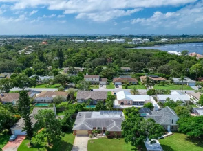 Montauks Point 5 Bedroom Pool Home Minutes away from local Beaches 5 Home by RedAwning
