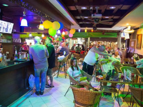 Harrys Hotel, Bar & Restaurant