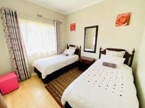 The Valley, Tranquil 3 Bedroom Home with Pool