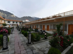 Al Noor Starlet Hotel
