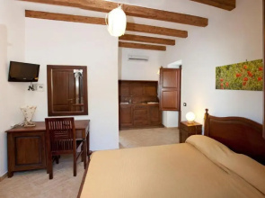 Villa Giardino Paradiso Cefalù con 13 posti letto e piscina riscaldata