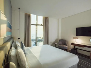 Th8 Palm Dubai Beach Resort, Vignette Collection, by IHG