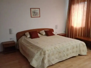 South Facing Balcony - 300mbps Wi-fi