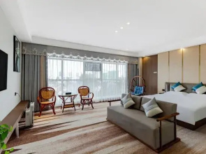 Elong Deluxe International Hotel (Huaibei Suixi)