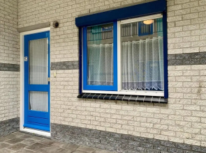 Ground-floor Apartment in Petten in Centre