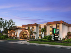 Embassy Suites by Hilton Scottsdale Resort