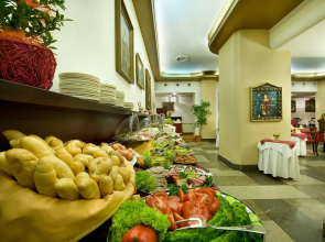 EA Hotel Rokoko