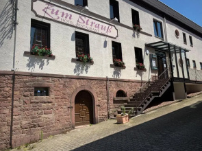 Hotel zum Strauß