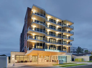 Littomore Suites Kingswood