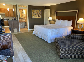 Cascades Inn