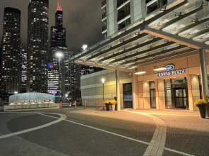 Crowne Plaza Chicago West Loop by IHG