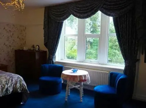 Stonelands House